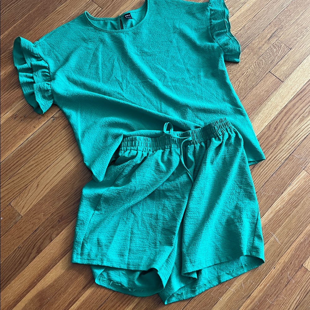 SHEIN Kelly Green Textured Short Set